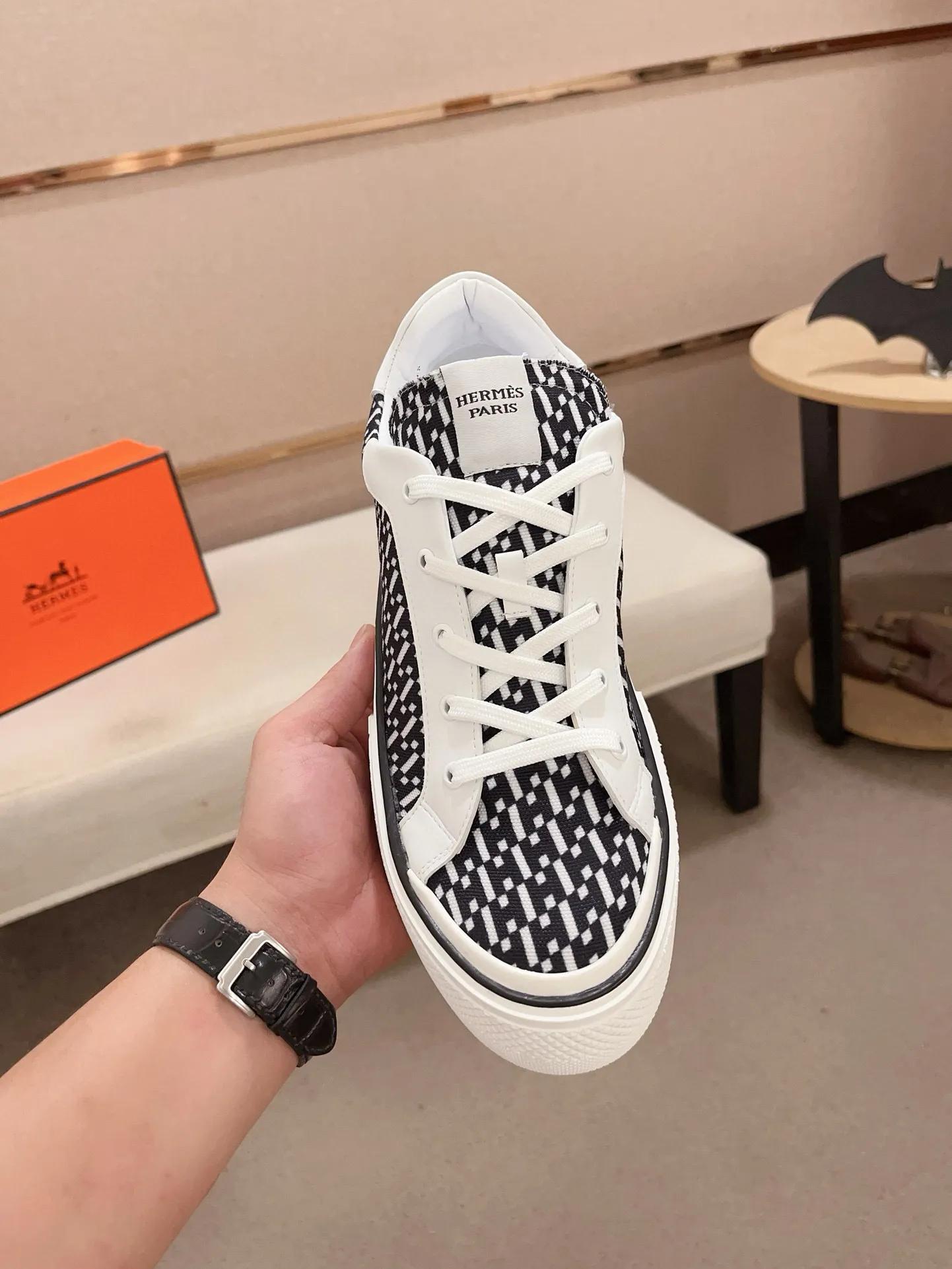 Men's clothing and shoes💰: 440💰《HERMES》【Classic Original Version】Hermès; Top 🔝 Purchasing Agency 🔍🔍Latest 🇺🇸Sold simultaneously at counters, original imported from Italy ▲▲Cow leather▲ ▲Exquisite workmanship (Italian 🇮🇹imported water-dyed 🐂cowhide lining) sole: original sole provided by the original factory, ⚠️exclusive double-layer activity·TPR·rubber·combined molded outsole; Code number: 38-46